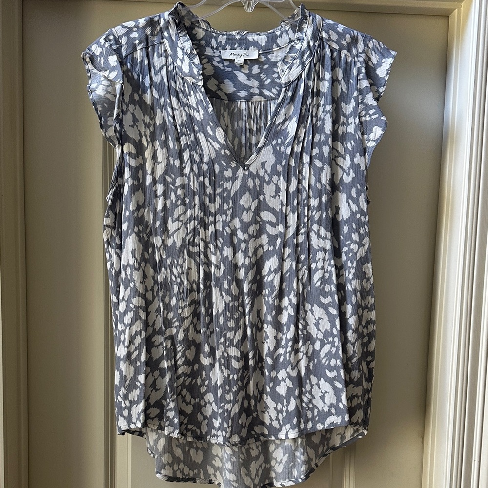 Chic Gray and White Blouse